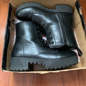 Combat boots for women